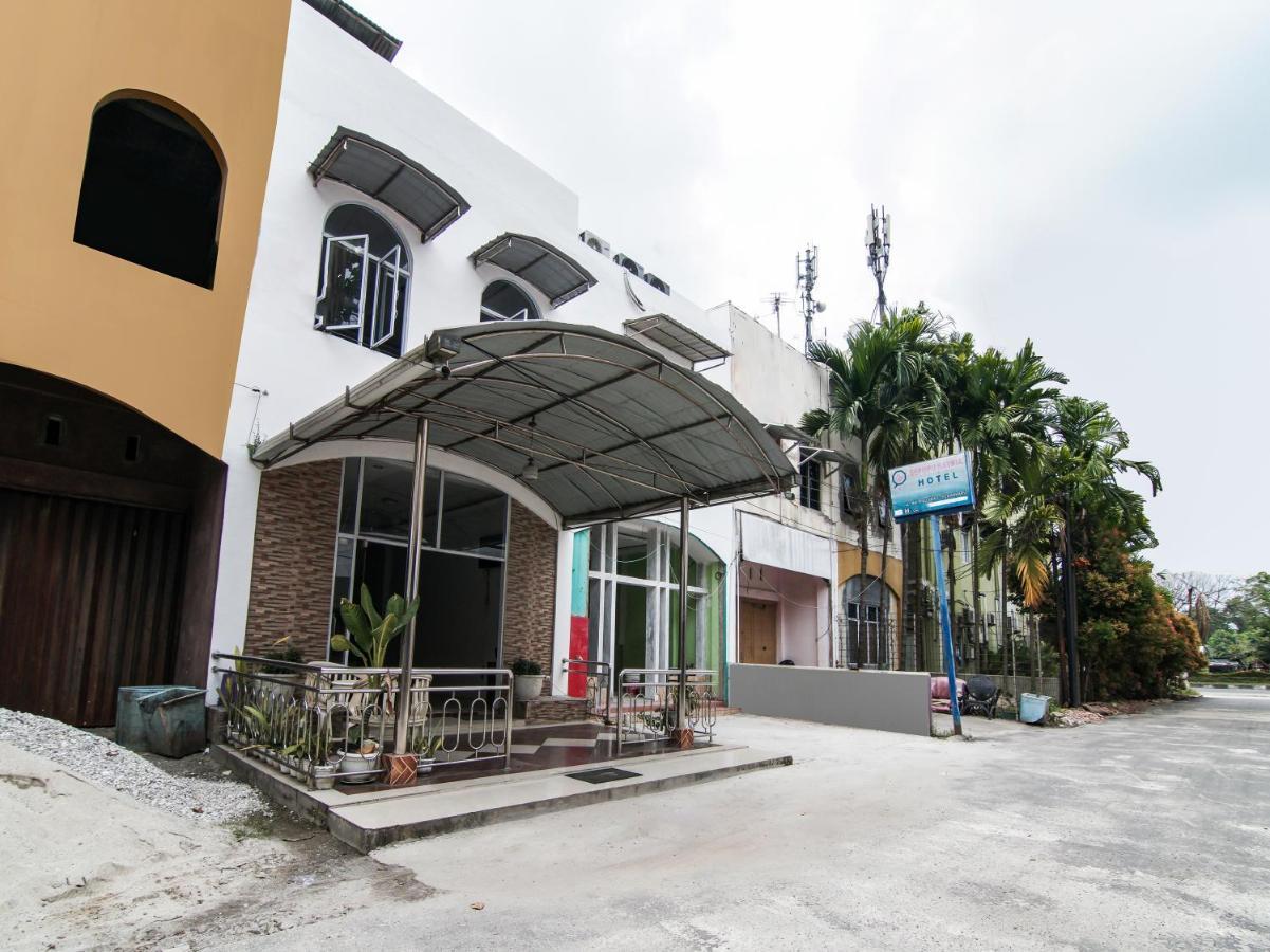 Oyo 90897 Hotel Sepupu Satria เปกันบารู ภายนอก รูปภาพ